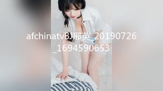 【新片速遞】大奶骚妇 好大 好深 趴在沙发上后入输出 巨乳甩动 表情又享受又很痛苦 看来很久没做了 最后口爆 [115MB/MP4/01:59]