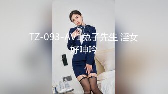 在镜子前被干的淫荡长发少女