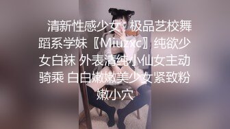 居家小少妇活很棒跟大哥在家激情啪啪，全程露脸舔鸡巴舔蛋蛋，激情上位让大哥吃着奶子抽插，压在身下草内射