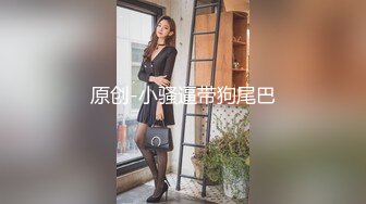 魔鬼身材极品美女剃光逼毛直播大黑橡胶棒抽插还算粉嫩小逼1