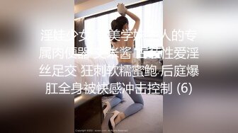 -一家三口其乐融融 儿子在前面不停吃妈妈奶子 爸爸后面艹