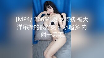 国产麻豆AV 麻豆番外 麻豆导演系列 HPP0008 家庭访问的性感老师 李曼妮