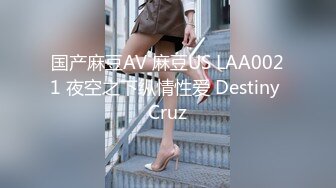 《稀缺资源??魔手外购》美女聚集地游泳馆女客更衣淋浴间内部真实高清偸拍独特的角度从下向上完美欣赏小姐姐敏感部位